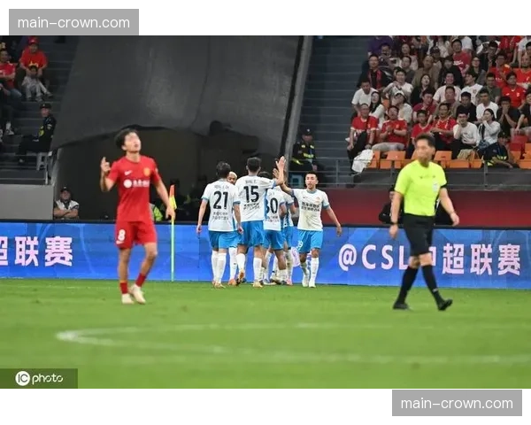 重庆铜梁龙阿齐兹破门杜月徵扳平 战平西海岸保持不败金身